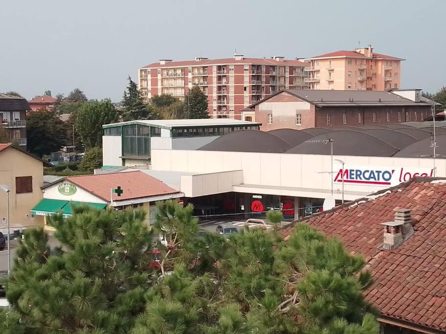 Comodo Bilocale A Brandizzo Exterior foto